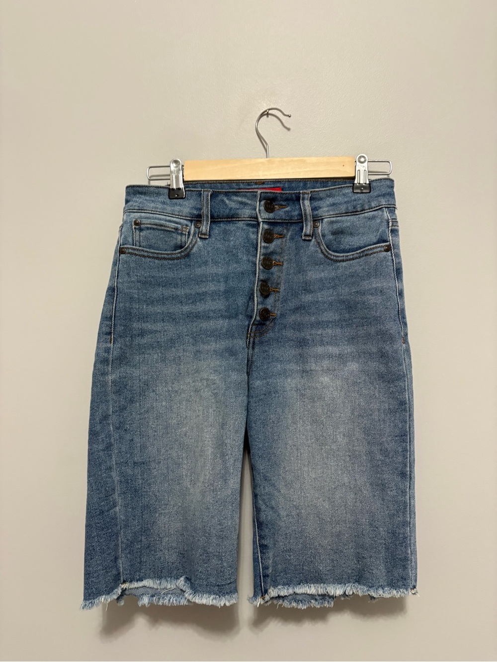 Vintage 90’s Y2K Guess Denim Knee-Length Button Fly Shorts